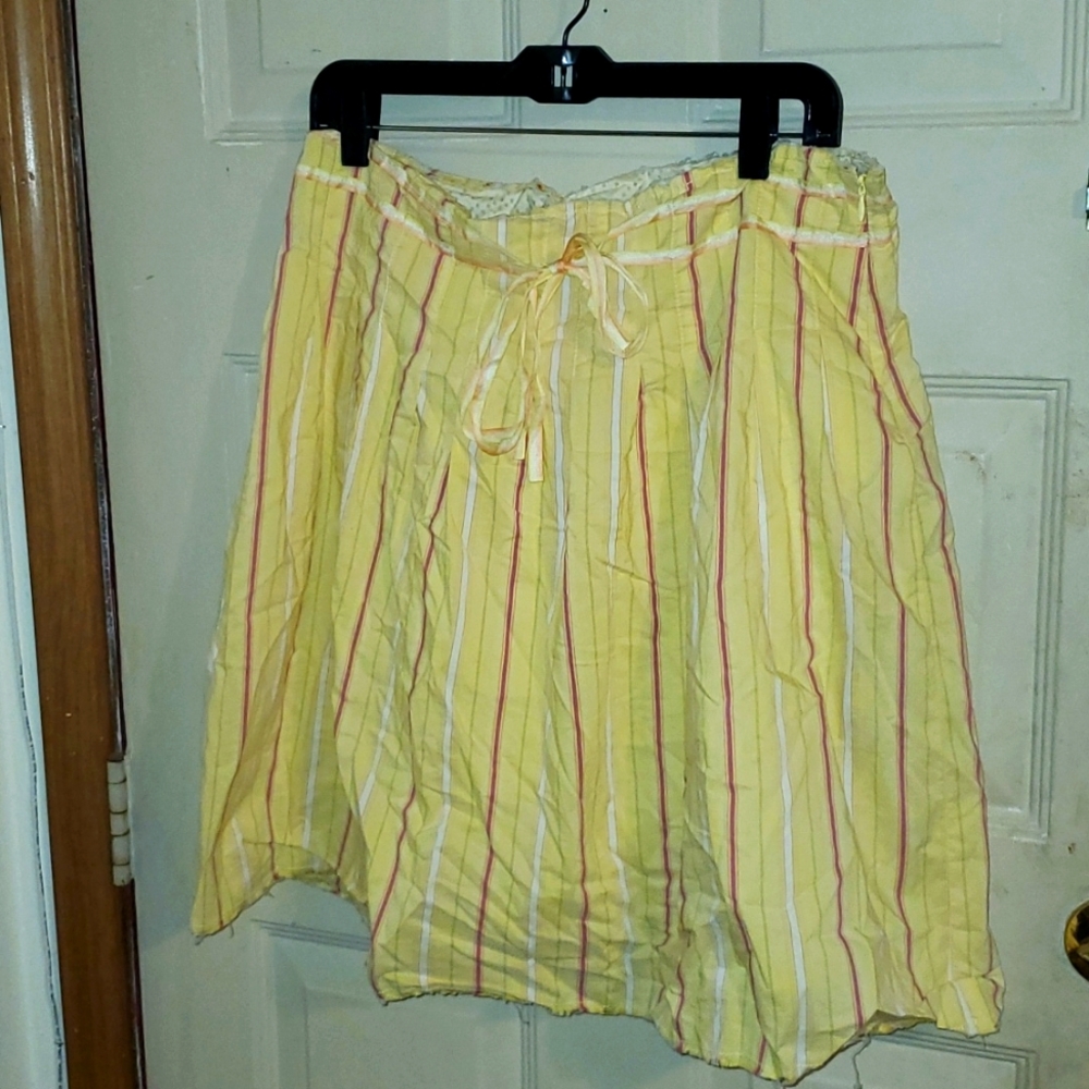 Old Navy Size 10 Striped Skirt